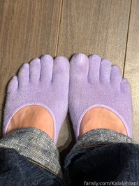 Kalalehlani leak - Sweaty soles after the gym I know you wanna sme