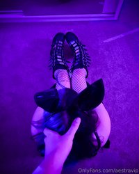 aestravip leak - do u think @valentinefox4 has big hands or do i just have a ..