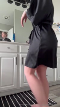 alexs_midwestmommy leak - Watch me lotion up from head to toe