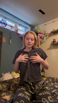 allicexxx leak - Quick video this morning since my bitch ass forgot to film t..