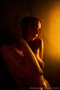 angela_halee leak - What are you looking at