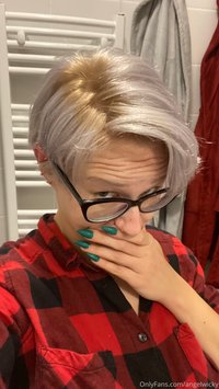 angelwicky leak - Since I’m not able to go to a hairdresser for over 2 months ..