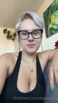 angelwicky leak - CZ: užijte si tenhle poslední den roku 2020 a jen to nejlepš..