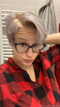 angelwicky leak - Since I’m not able to go to a hairdresser for over 2 months ..