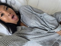 asaakira leak - Hiiiiii! What color do u think my panties are?