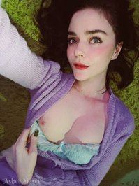 ashemaree leak - feelin’ cute & kissable today