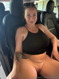avanicks leak - Your uber driver here is here to pick you, she also forgot h..