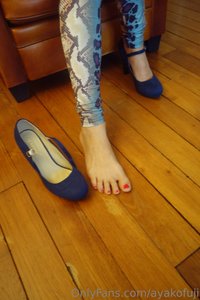 ayakofuji leak - Stripping for my feet lover 足フェチさん