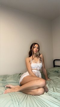babyalinakayy leak - i’ll be live at 2pm pst/ 5pm est