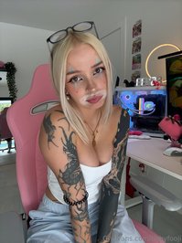 babyfooji leak - clearly I'm at my desk *working*