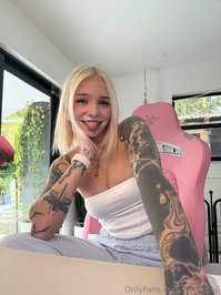 babyfooji leak - clearly I'm at my desk *working*