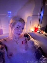 babyfooji leak - Take a valentines bath with me? I've got wine and bubbl..