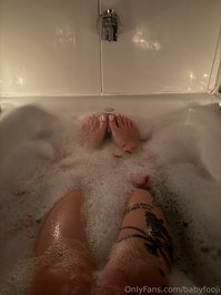 babyfooji leak - Take a valentines bath with me? I've got wine and bubbl..