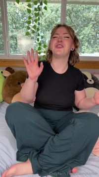 bunnycritter leak - getting fucked with 12" while eating pussy >>> ‍Threesome ..