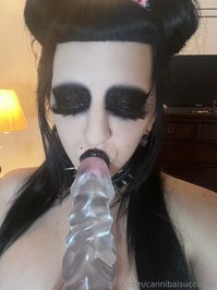 cannibalsuccubus leak - I took some quick selfies before I get ready for bed and I d..