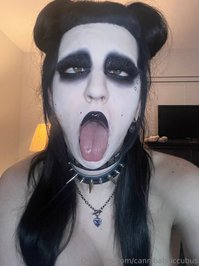cannibalsuccubus leak - I took some quick selfies before I get ready for bed and I d..