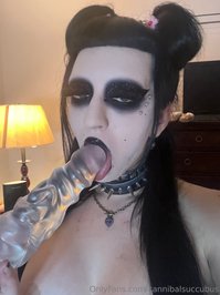 cannibalsuccubus leak - I took some quick selfies before I get ready for bed and I d..