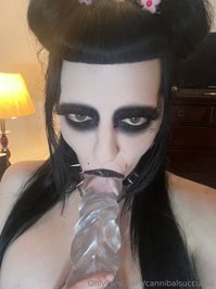 cannibalsuccubus leak - I took some quick selfies before I get ready for bed and I d..