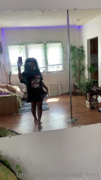 celest_lynx leak - Big t-shirts are the best optical illusion lmao