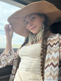 chroniclove69 leak - Check out this super cute outfit!! Sneaky lingerie underneat..