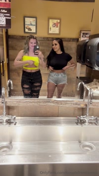 couplefromtexass leak - Sorry I was mesmerized for a moment.