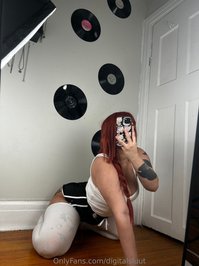 digitalsluut leak - good morning! makima mirror pics!