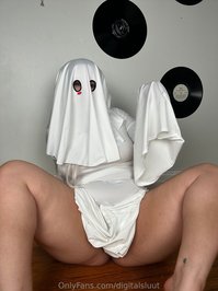 digitalsluut leak - be honest would you fuck a ghost?? this set is so funny to m..
