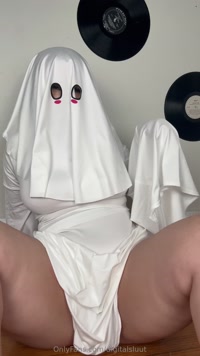digitalsluut leak - ghost gf showin off her holes!