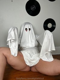 digitalsluut leak - be honest would you fuck a ghost?? this set is so funny to m..