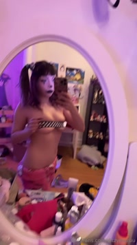 ditzymaruu leak - is my belt pretty as a bra :3