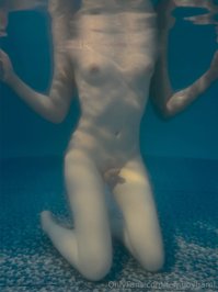 femboyhami leak - wanna chill at the pool w me? ;3