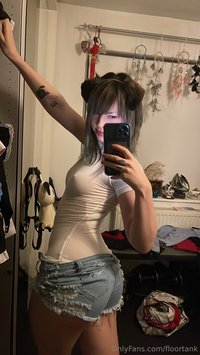 floortank leak - Tease and twerking I will post nudes and more short videos..