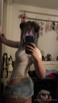 floortank leak - Tease and twerking I will post nudes and more short videos..