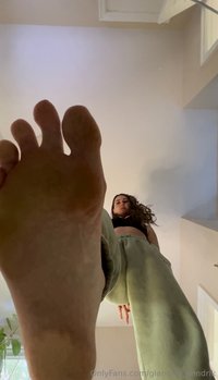 giantess_kendrik leak - How Should I Use My Giantess Powers?Cast your vote and decid..