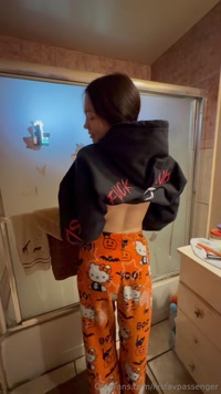 hisfavpassenger leak - Shower sex is the easiest way to get messy and clean off r..