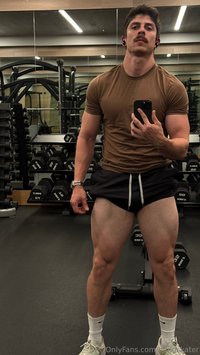 hungskater leak - Me in the gym & me right when I get home from the gym (Exci..