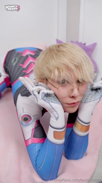 hunnypaint leak - Just me playing with some dildos being silly in a DVA bodysu..