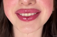 imjuliequeen leak - my spit bubbles & kissy sounds make you sooo hard every time..