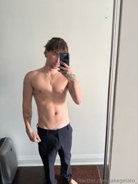 jakegelato leak - 28 pictures of me taking off my pants