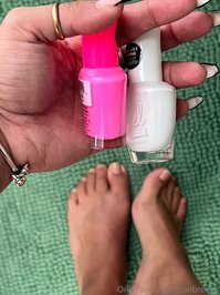 jconbreezy leak - I much color should I do for my toes?
