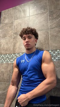 jettagain leak - First I work on my arms, then I go to the locker room and wo..