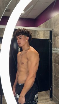 jettagain leak - First I work on my arms, then I go to the locker room and wo..