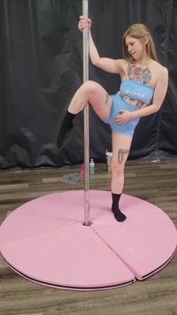 juniperhaze leak - More pole class fun✨️ Peep that concentration face.