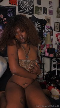 k1m08 leak - Pretty girls don’t wear pants {two videos}Watch me shake som..