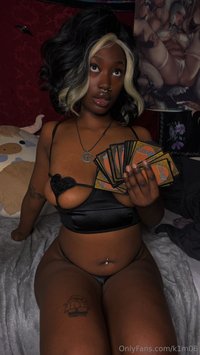 k1m08 leak - Pretty girl with a pretty collection