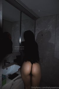 katyaaeliza leak - Would loveeeeeee some hands on my waist from behind rn sig..