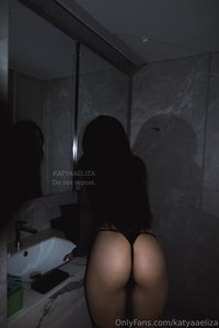 katyaaeliza leak - Would loveeeeeee some hands on my waist from behind rn sig..