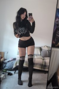 kiakuromi leak - Goth girl things