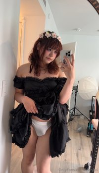 kianavi leak - Blessing you with some kiyana bulge, just swipe to see :3