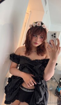 kianavi leak - ahhhh I feel so pretty in this outfit I wish I had someone h..